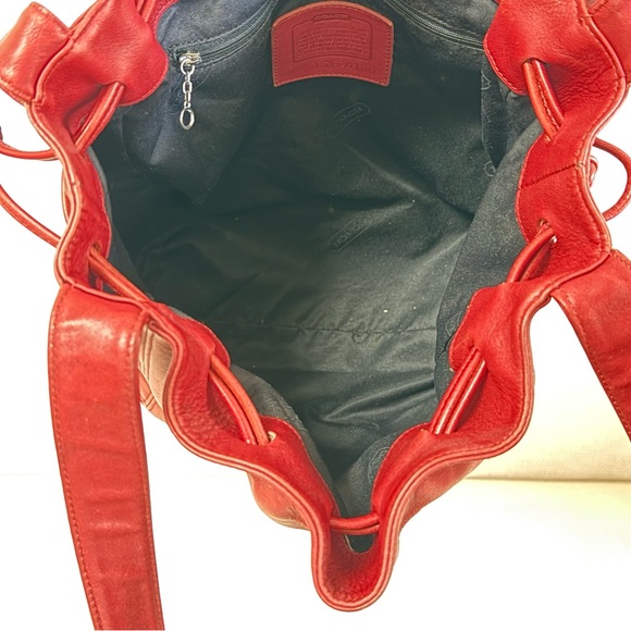 Vintage Coach bucket shoulder bag. - Picture 6 of 7